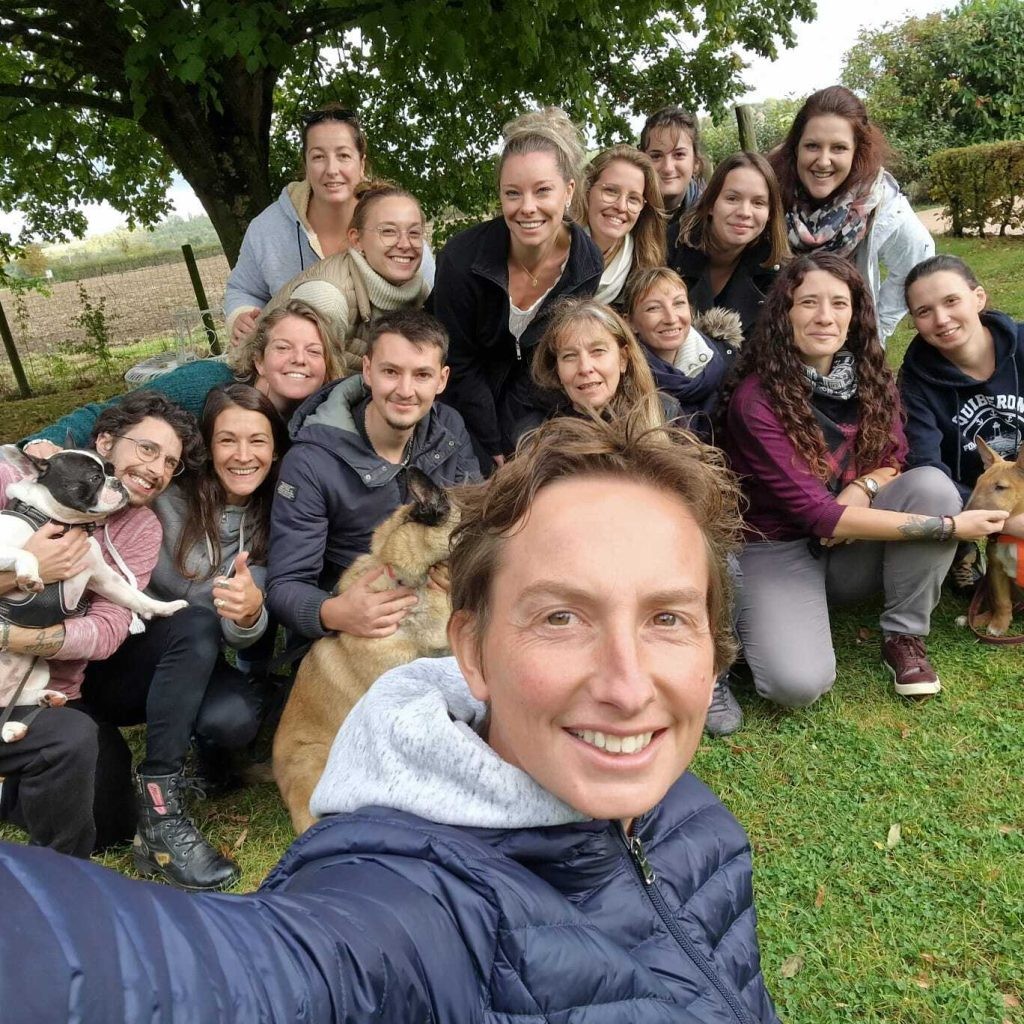 Camille Genissel et l'équipe SOS Éducation Animale